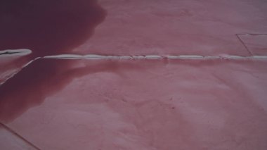 Yukarıdan güzel tuzlu pembe Göl Manzaralı