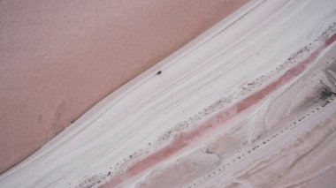 Yukarıdan güzel tuzlu pembe Göl Manzaralı