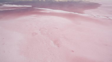 Yukarıdan güzel tuzlu pembe Göl Manzaralı