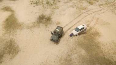 Makineleri sürücü yukarıdan çöl yoluyla