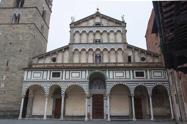 La Catedral de San Zeno. Pistoia. Toscana. Italia . — Foto de Stock