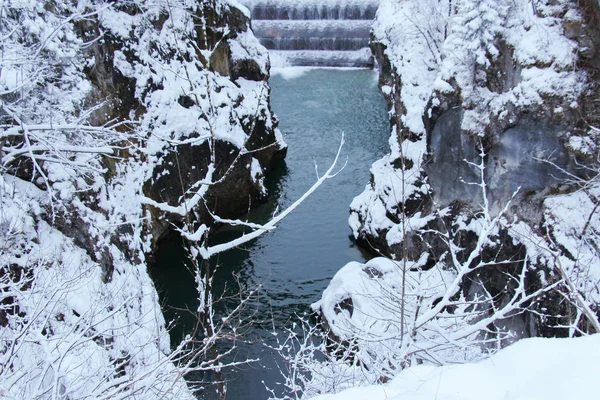 Desfiladeiro no rio Lech no inverno. Fussen. Alemanha . — Fotografia de Stock