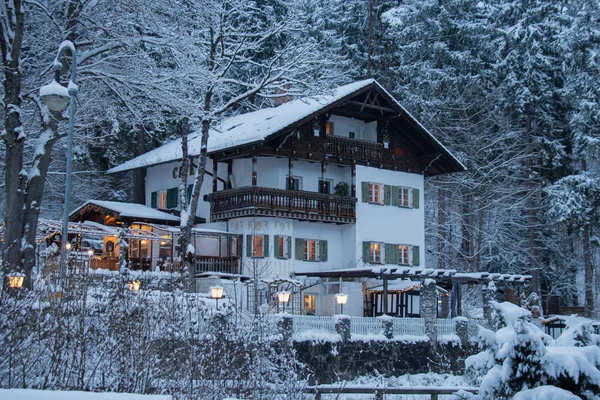 Steakhaus Füssen im Winter. Füssen. Deutschland — Stockfoto