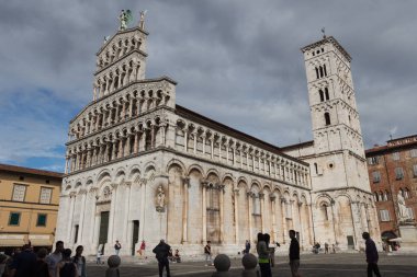 San Michele Foro içinde. Ortaçağ kilise. Lucca. İtalya.