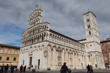 San Michele Foro içinde. Ortaçağ kilise. Lucca. İtalya.