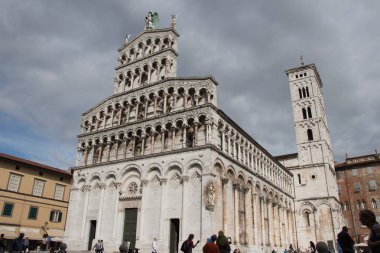 San Michele Foro içinde. Ortaçağ kilise. Lucca. İtalya.