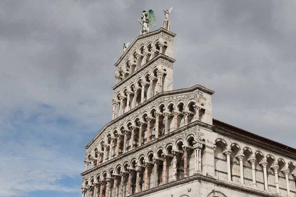 Foro San Michele'nın parçası. Ortaçağ kilise. Lucca. İtalya.