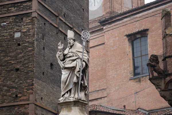 Staty av St Petronius. Bologna. Italien. — Stockfoto