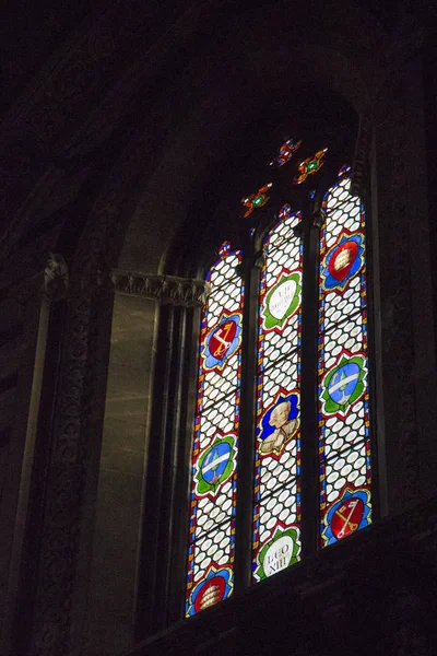 Vitrážové okno od Duomo di Siena. Metropolitní Katedrála Santa Maria Assunta. Toskánsko. Itálie. — Stock fotografie