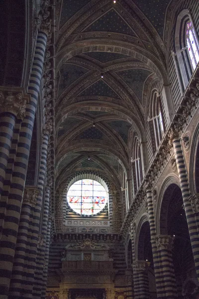 NEF Duomo di Siena. Santa Maria Assunta Büyükşehir katedral. Tuscany. İtalya.