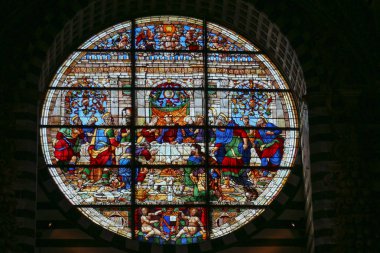 Vitray pencere Duomo di Siena. Santa Maria Assunta Büyükşehir katedral. Tuscany. İtalya.