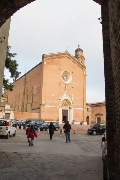 Basilica di San Francesco in Siena. Toscane, Italië. — Stockfoto