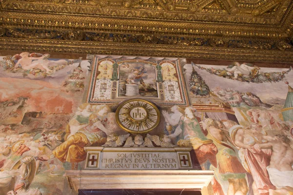 Affreschi nella Sala dell'Udienza a Palazzo Vecchio, Firenze, Italia . — Foto Stock