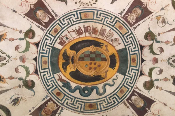 Fragmento de frescos de techo en la Sala Verde, Palazzo Vecchio, Florencia, Italia . — Foto de Stock