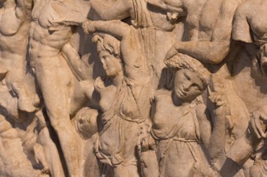 Santa Giulia Brescia, Lombardy, İtalya 'daki Santa Giulia Müzesi' nde milattan sonra 2-3 yüzyılda yapılmış tavan arası lahitinin ön tarafında..