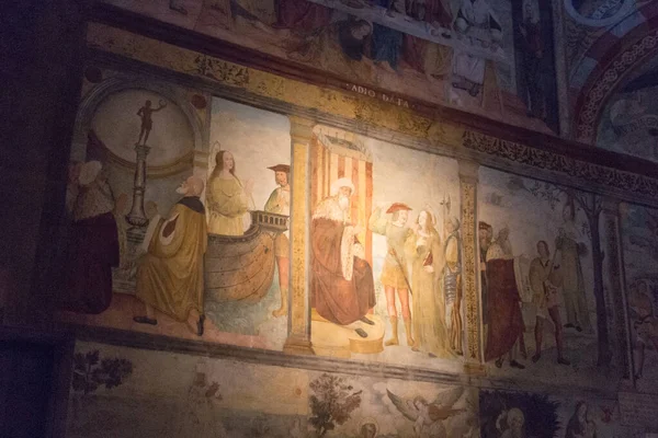 Fresque murale dans l'église de Santa Maria in Solario à Brescia, Lombardie, Italie . — Photo