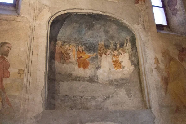 Fali freskók a San Salvatore kolostorban és a Santa Giulia múzeumban Bresciában, Lombardia, Olaszország. — Stock Fotó