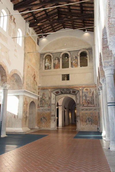 Vista interna del Monasterio de San Salvatore Museo de Santa Giulia en Brescia, Lombardía, Italia . — Foto de Stock