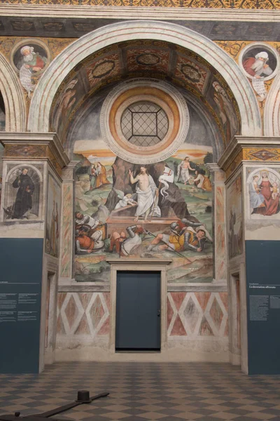 이탈리아 롬바르디아, 브레시아에 있는 산타기울리아 박물관 의산 살바토레 수도원에 있는 코로 델레 수도원 의벽 프레스코들. — 스톡 사진