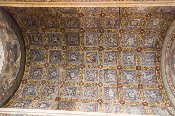 Teto do Coro delle Monache em San Salvatore Mosteiro de Santa Giulia museu em Brescia, Lombardia, Itália . — Fotografia de Stock