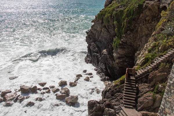 Riomaggiore yakınlarındaki Cinque Terre Ulusal Parkı, Liguria, İtalya.