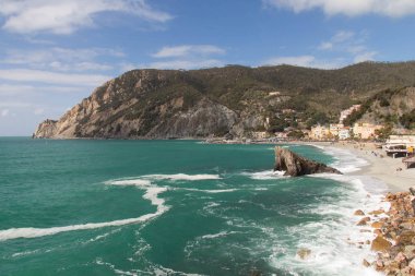 Monterosso kıyı şeridi Cinque Terre Ulusal Parkı, Liguria, İtalya.