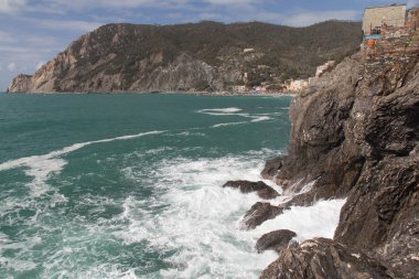 Monterosso kıyı şeridi Cinque Terre Ulusal Parkı, Liguria, İtalya.