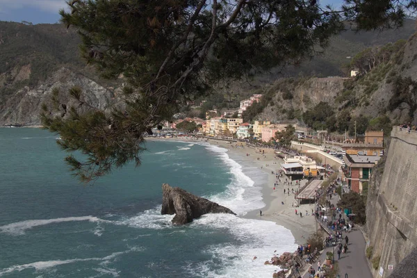 Mořská krajina v blízkosti Monterosso v národním parku Cinque Terre, Liguria, Itálie. — Stock fotografie
