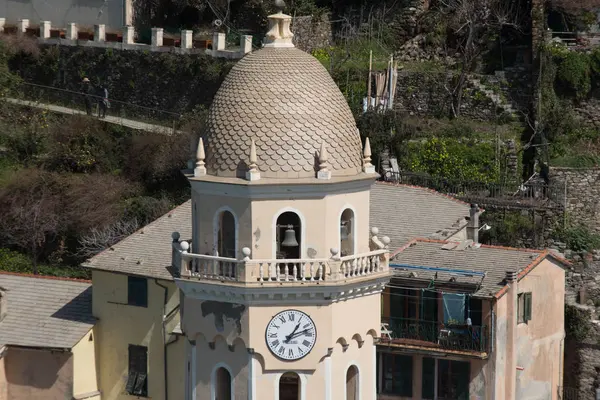 Campanile della chiesa di Santa Margherita d'Antiochia, Vernazza, Liguria . — Foto Stock