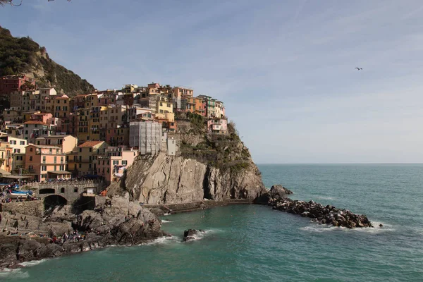 Malá rybářská vesnice Manarola v Cinque Terre, Liguria, Itálie. — Stock fotografie