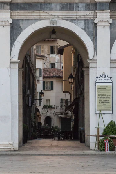 Brescia Italien August 2018 Blick Durch Einen Bogen Einer Engen — Stockfoto