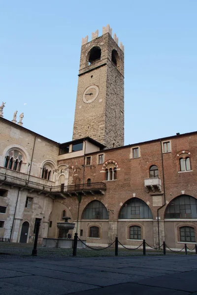 Brescia Itálie Srpna 2018 Pohled Kašnu Vnitřním Dvoře Středověkého Paláce — Stock fotografie