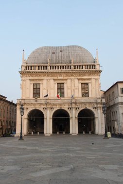 Brescia, İtalya - 1 Ağustos 2018: Palazzo della Loggia veya Brescia Belediye Binası manzarası 1 Ağustos 2018, Lombardy, İtalya.