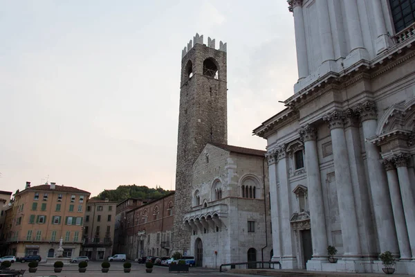 Brescia Italië Augustus 2018 Het Uitzicht Paleis Broletto Met Toren — Stockfoto