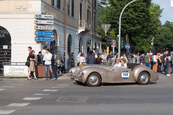 Brescia Italy May 2018 Healey 2400 Westland 1947是一辆参加2018年Mille Miglia拉力赛的老式赛车 于2018年5月19日在意大利Brescia举行的意大利历史上著名的比赛中被实弹射击 — 图库照片