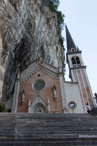 Italia Ferrara Monte Baldo Giugno 2018 Vista Frontale Della Chiesa — Foto Stock