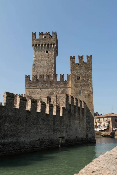 Ιταλία Λομβαρδία Αυγούστου 2018 Θέα Του Κάστρου Scaliger Και Της — Φωτογραφία Αρχείου