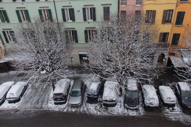 Brescia, İtalya - 2 Mart 2018: San Faustino caddesindeki renkli evler 2 Mart 2018 'de Brescia İtalya' da.
