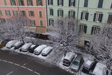 Brescia, İtalya - 2 Mart 2018: San Faustino caddesindeki renkli evler 2 Mart 2018 'de Brescia İtalya' da.