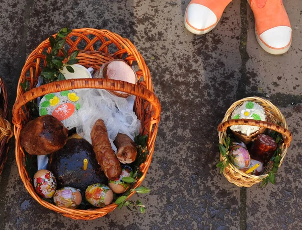 Easter basket, eggs, Orthodox Easter, — Stock Photo, Image