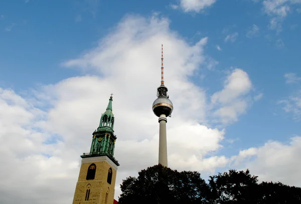 Berlin Tv-tornet vid Alexanderplatz, Tyskland — Stockfoto