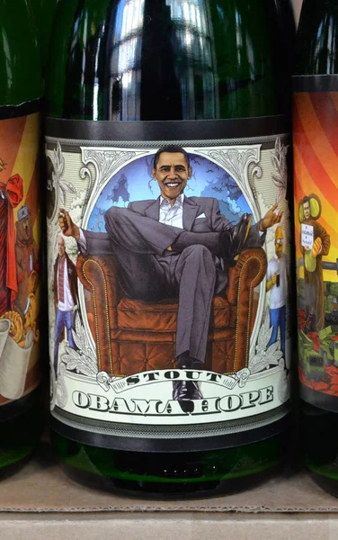 Bottles of beer "Obama Hoped" with Barack Obama on label at "Pravda Beer Theatre" restaurant brewery. — Stock Photo, Image