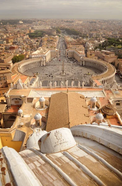 Площа Святого Петра у Ватикані. Рим, Італія. — стокове фото