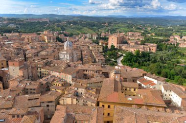 Siena cityscape, görünümü Torre Mangia Tower, çatıları ve evler, Siena, Toskana, İtalya