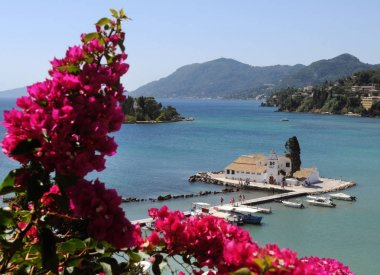 Mouse Adası ve Vlacherna Manastırı, Pontikonisi Adası, Corfu, Yunanistan