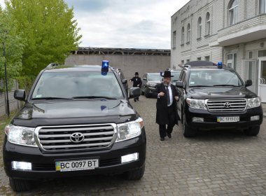 Piligrims ultra-Ortodoks Yahudi Belz şehir, Lviv bölgesi.