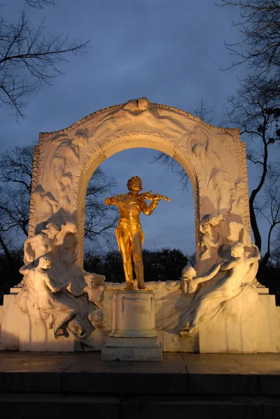 Άγαλμα Johann Strauss στη Βιέννη, Αυστρία — Φωτογραφία Αρχείου