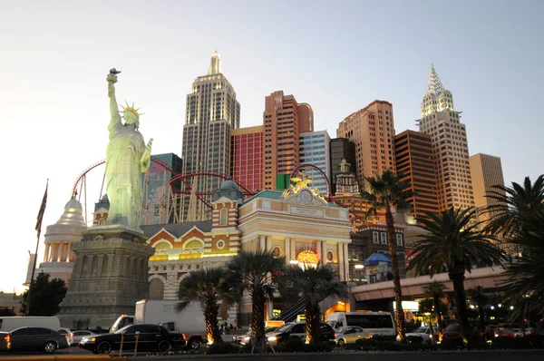 Nueva York-Nueva York Casino y Hotel fachada de la arquitectura cuenta con muchos de los iconos de la ciudad de Nueva York . — Foto de Stock