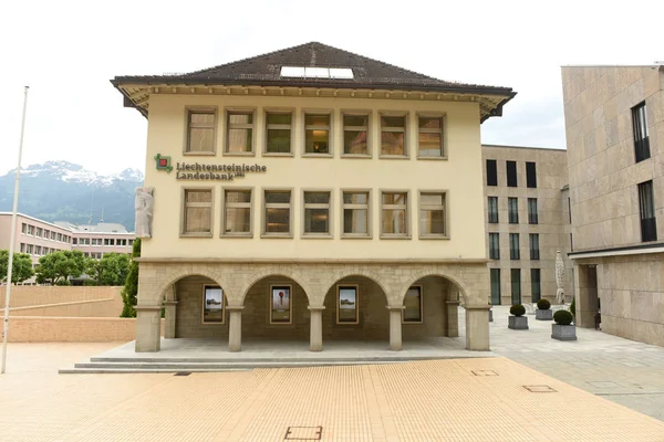 Gebäude der Landesbank in Vaduz, Liechtenstein. — Stockfoto