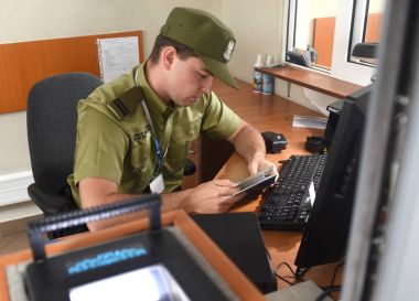 Polonya ve Ukrayna ve Polonya şehir Przemysl gelen bazı 15kms ile sınır Medyka-Shegyni denetim noktası.